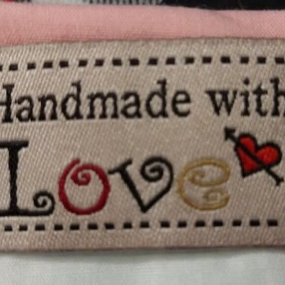 Handmade Red Heart Table Runner - Picture 3 of 3